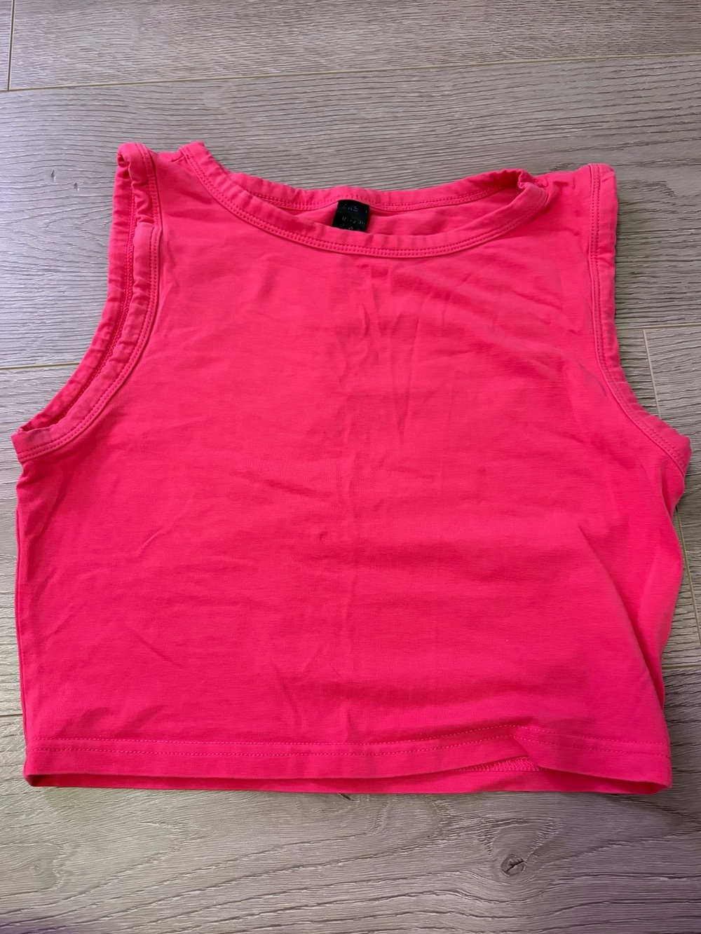 2 Cropped Tank Tops Set